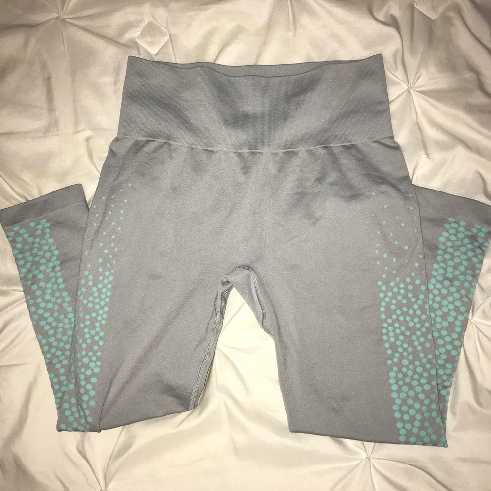 Fabletics Seamless Printed Capri leggings - Picture 3 of 3